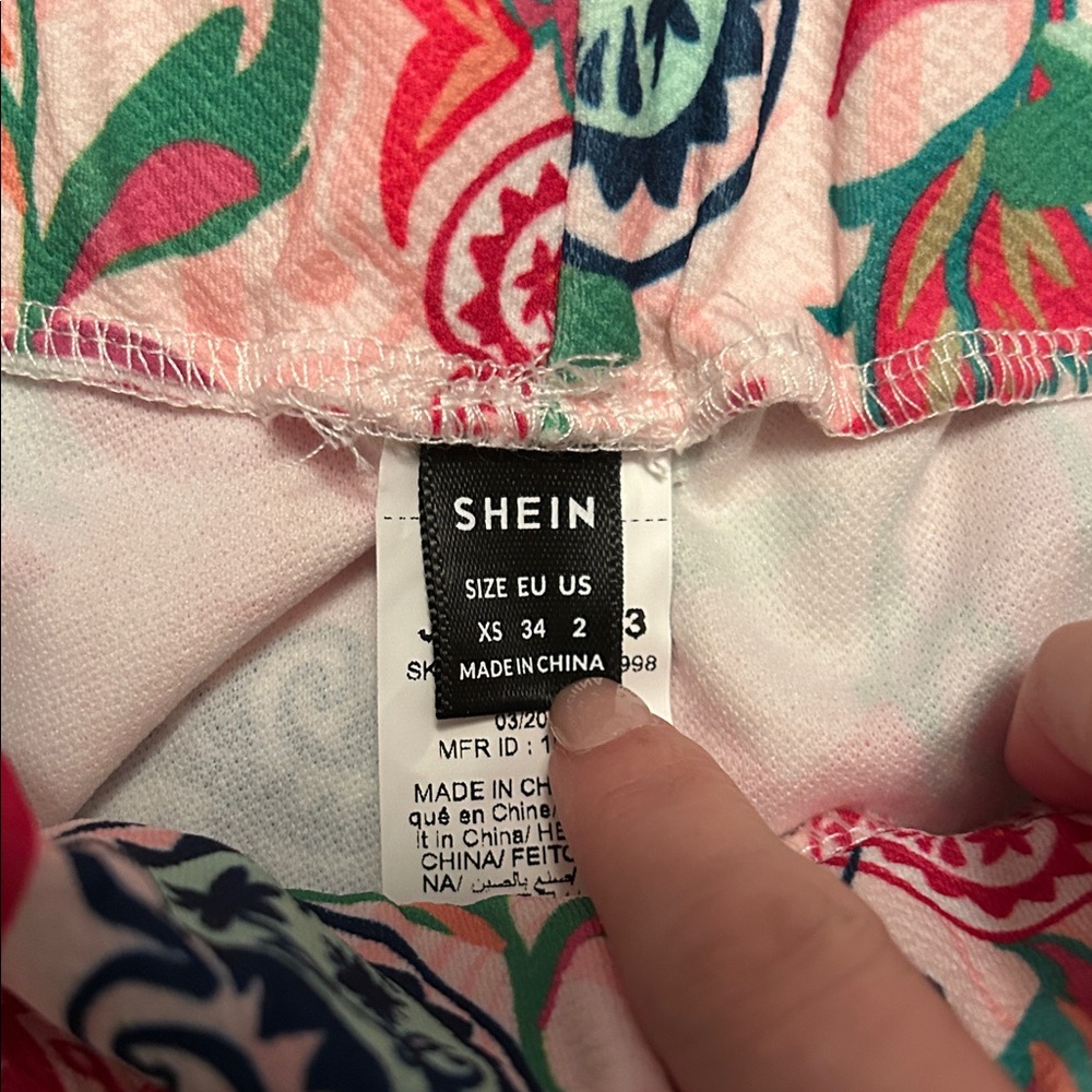 NEW: SHEIN Pink and Green Floral 2-Piece Tube Too & Short Set - Picture 5 of 8